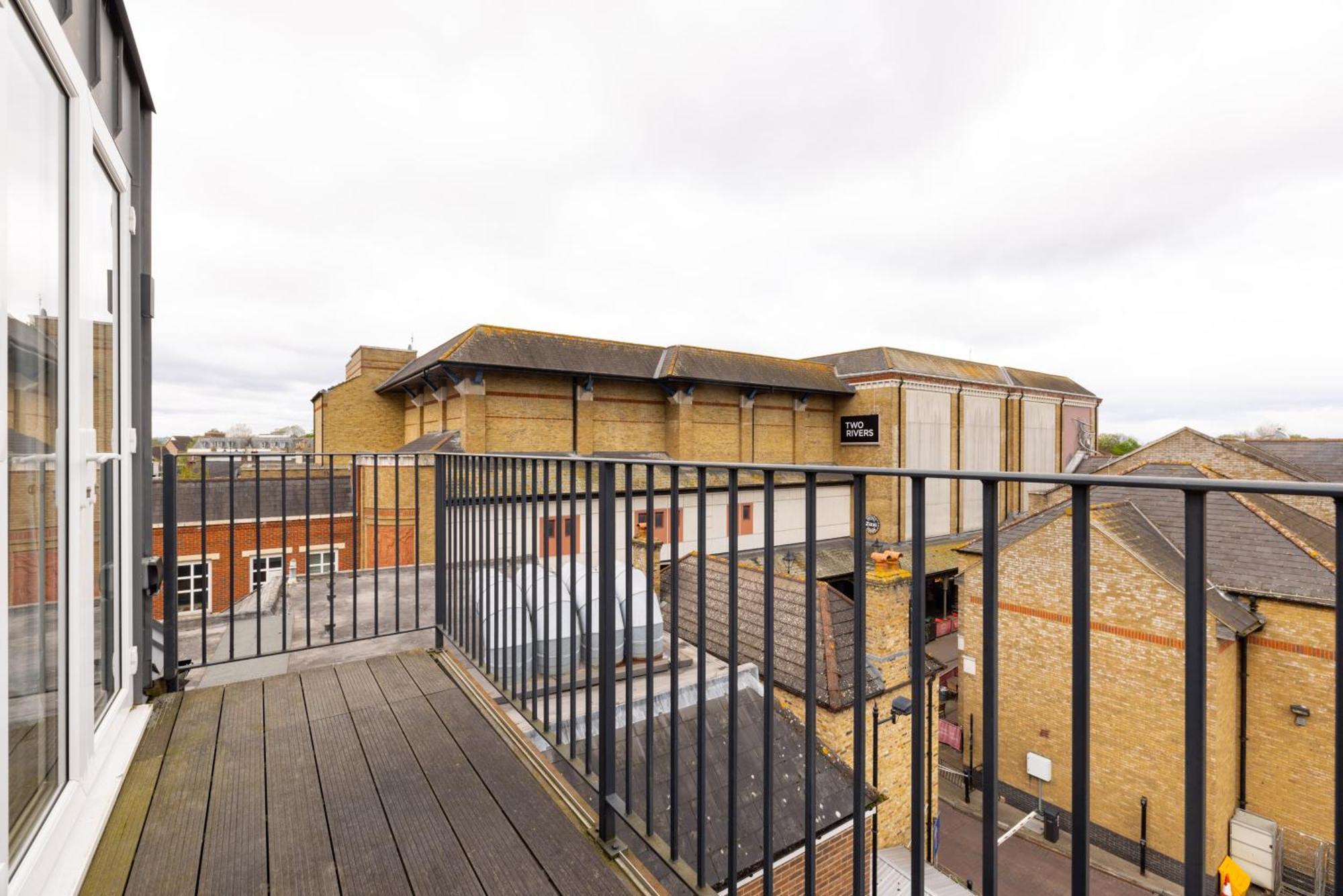 Appartamento Charles Hope Staines Centre Esterno foto